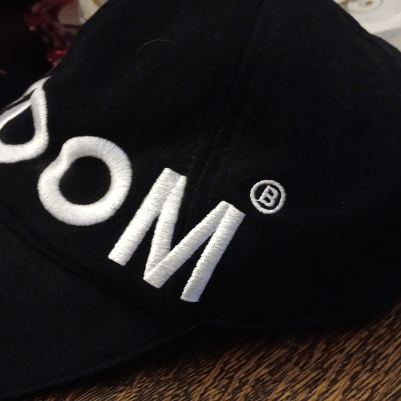 BURBERRY NWT KINGDOM  CAP  LARGE - Picture 3 of 10